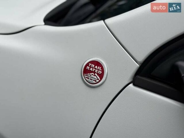 Белый Джип Чероки, объемом двигателя 3.24 л и пробегом 84 тыс. км за 24500 $, фото 22 на Automoto.ua