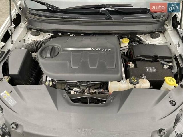 Джип Чероки 2022 в Чернигове на Automoto.ua Белый Джип Чероки, объемом двигателя 3.2 л и пробегом 97 тыс. км за 23000 $, фото 10 на Automoto.ua