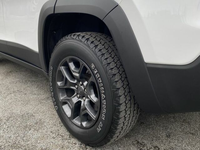 Джип Чероки 2022 в Чернигове на Automoto.ua Белый Джип Чероки, объемом двигателя 3.2 л и пробегом 97 тыс. км за 23000 $, фото 10 на Automoto.ua