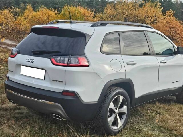 Белый Джип Чероки, объемом двигателя 3.2 л и пробегом 96 тыс. км за 13200 $, фото 4 на Automoto.ua