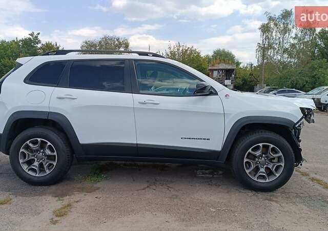 Білий Джип Cherokee, об'ємом двигуна 3.24 л та пробігом 97 тис. км за 11300 $, фото 1 на Automoto.ua