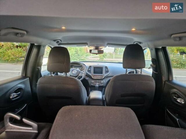 Белый Джип Чероки, объемом двигателя 3.24 л и пробегом 61 тыс. км за 19500 $, фото 16 на Automoto.ua