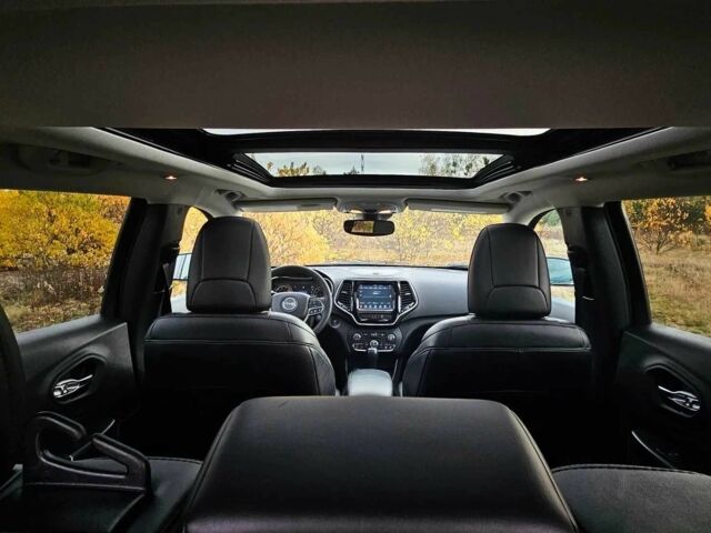 Белый Джип Чероки, объемом двигателя 3.2 л и пробегом 96 тыс. км за 13200 $, фото 19 на Automoto.ua