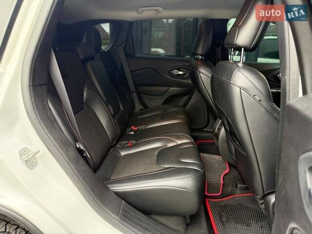 Белый Джип Чероки, объемом двигателя 3.24 л и пробегом 84 тыс. км за 24500 $, фото 30 на Automoto.ua