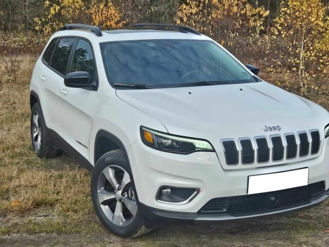 Белый Джип Чероки, объемом двигателя 3.2 л и пробегом 96 тыс. км за 13200 $, фото 7 на Automoto.ua