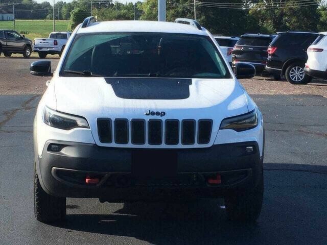 Білий Джип Cherokee, об'ємом двигуна 3.2 л та пробігом 30 тис. км за 13500 $, фото 1 на Automoto.ua