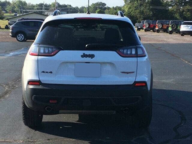 Білий Джип Cherokee, об'ємом двигуна 3.2 л та пробігом 30 тис. км за 13500 $, фото 6 на Automoto.ua