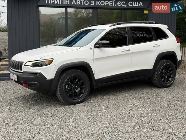 Белый Джип Чероки, объемом двигателя 3.24 л и пробегом 84 тыс. км за 24500 $, фото 1 на Automoto.ua