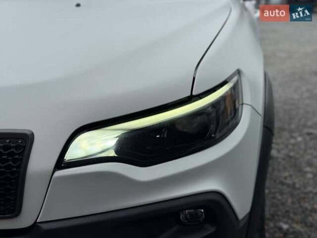 Белый Джип Чероки, объемом двигателя 3.24 л и пробегом 84 тыс. км за 24500 $, фото 19 на Automoto.ua