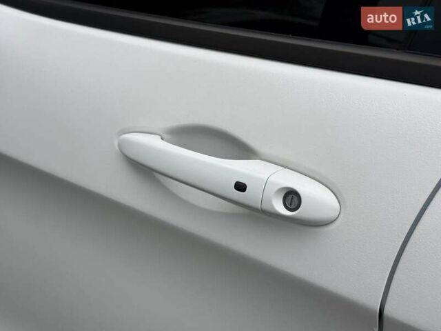 Белый Джип Чероки, объемом двигателя 3.24 л и пробегом 84 тыс. км за 24500 $, фото 25 на Automoto.ua