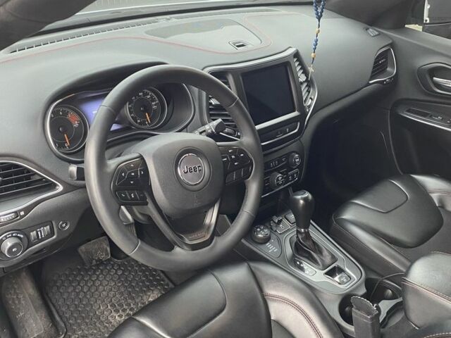 Джип Чероки 2022 в Чернигове на Automoto.ua Белый Джип Чероки, объемом двигателя 3.2 л и пробегом 97 тыс. км за 23000 $, фото 7 на Automoto.ua