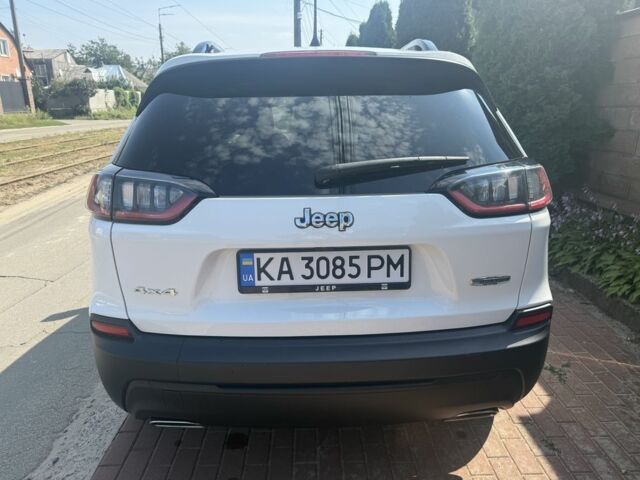 Белый Джип Чероки, объемом двигателя 3.2 л и пробегом 62 тыс. км за 18500 $, фото 3 на Automoto.ua