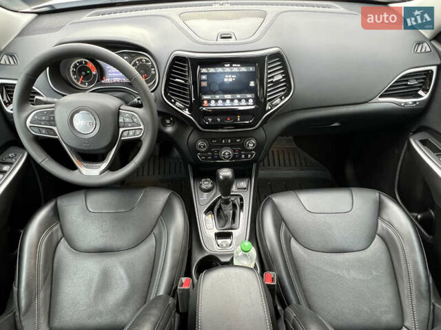 Джип Чероки 2022 в Одессе на Automoto.ua Белый Джип Чероки, объемом двигателя 2 л и пробегом 27 тыс. км за 23500 $, фото 38 на Automoto.ua
