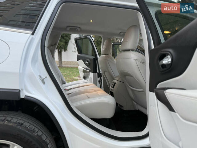 Белый Джип Чероки, объемом двигателя 3.24 л и пробегом 73 тыс. км за 18500 $, фото 68 на Automoto.ua