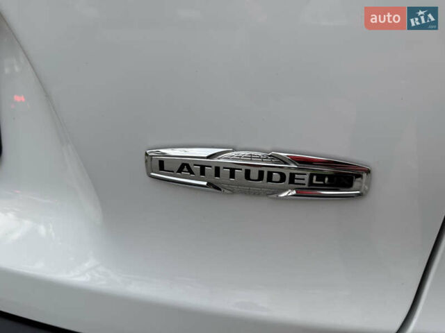 Белый Джип Чероки, объемом двигателя 3.24 л и пробегом 73 тыс. км за 18500 $, фото 34 на Automoto.ua