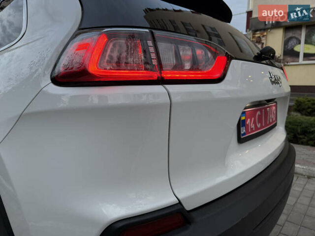 Белый Джип Чероки, объемом двигателя 3.24 л и пробегом 73 тыс. км за 18500 $, фото 38 на Automoto.ua