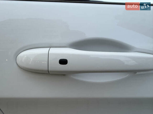 Белый Джип Чероки, объемом двигателя 3.24 л и пробегом 73 тыс. км за 18500 $, фото 32 на Automoto.ua