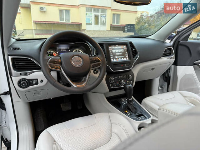 Белый Джип Чероки, объемом двигателя 3.24 л и пробегом 73 тыс. км за 18500 $, фото 50 на Automoto.ua