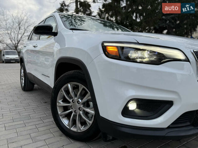 Белый Джип Чероки, объемом двигателя 3.24 л и пробегом 73 тыс. км за 18500 $, фото 1 на Automoto.ua