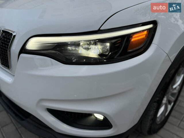 Белый Джип Чероки, объемом двигателя 3.24 л и пробегом 73 тыс. км за 18500 $, фото 27 на Automoto.ua