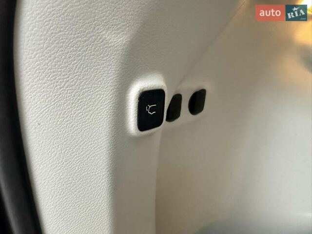 Белый Джип Чероки, объемом двигателя 3.24 л и пробегом 73 тыс. км за 18500 $, фото 44 на Automoto.ua