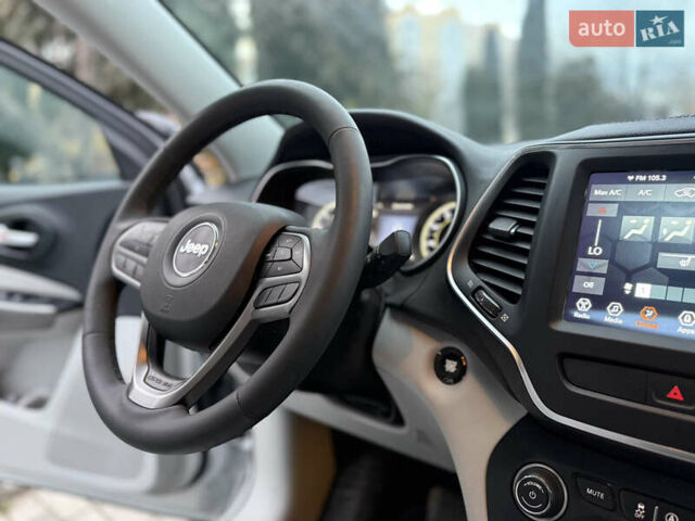 Белый Джип Чероки, объемом двигателя 3.24 л и пробегом 73 тыс. км за 18500 $, фото 74 на Automoto.ua