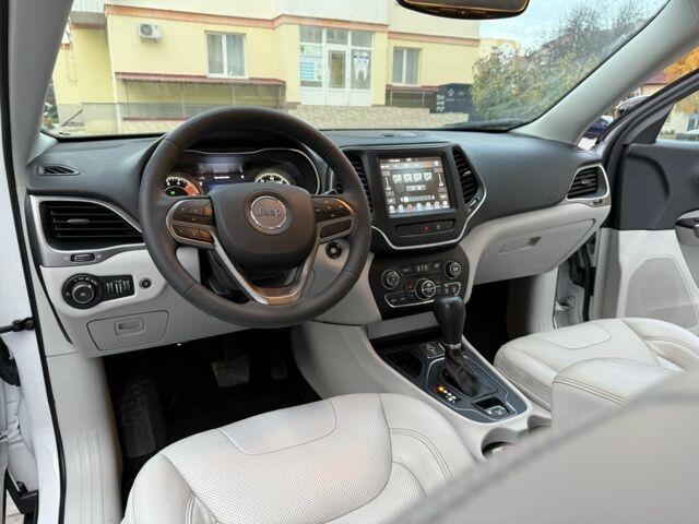 Белый Джип Чероки, объемом двигателя 3.2 л и пробегом 70 тыс. км за 17500 $, фото 13 на Automoto.ua