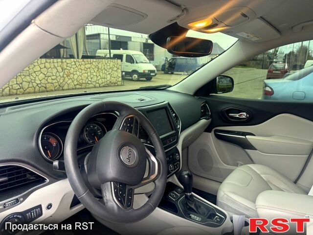 Білий Джип Cherokee, об'ємом двигуна 3.2 л та пробігом 75 тис. км за 26000 $, фото 4 на Automoto.ua