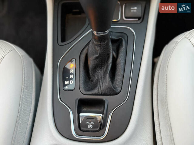 Белый Джип Чероки, объемом двигателя 3.24 л и пробегом 73 тыс. км за 18500 $, фото 76 на Automoto.ua