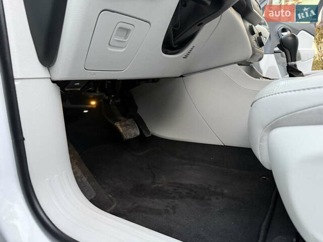 Белый Джип Чероки, объемом двигателя 3.24 л и пробегом 73 тыс. км за 18500 $, фото 55 на Automoto.ua