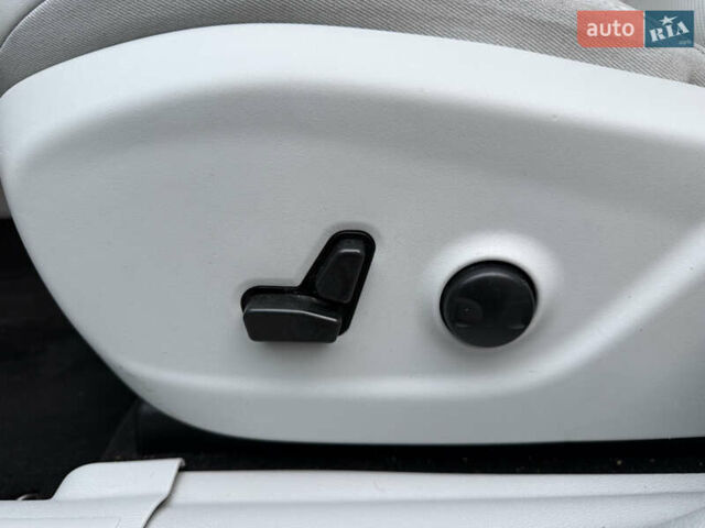 Белый Джип Чероки, объемом двигателя 3.24 л и пробегом 73 тыс. км за 18500 $, фото 54 на Automoto.ua