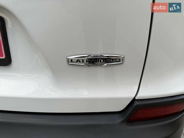 Белый Джип Чероки, объемом двигателя 3.24 л и пробегом 73 тыс. км за 18500 $, фото 17 на Automoto.ua