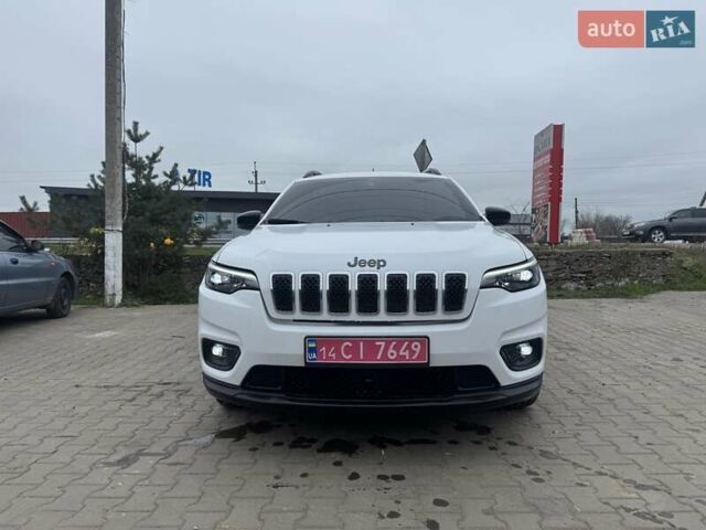 Білий Джип Cherokee, об'ємом двигуна 3.24 л та пробігом 75 тис. км за 26000 $, фото 2 на Automoto.ua