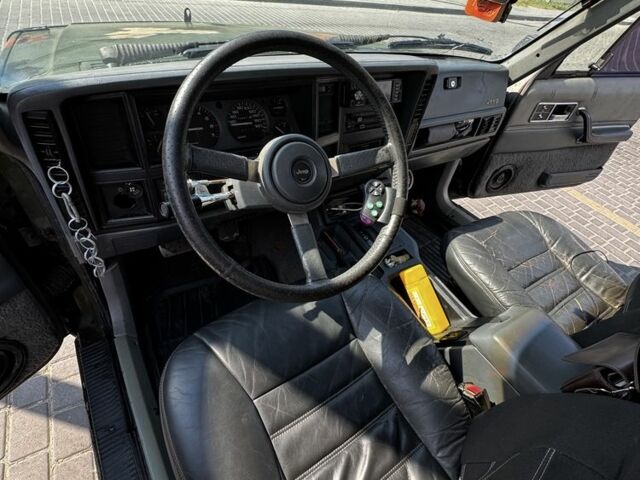 Бежевый Джип Чероки, объемом двигателя 4 л и пробегом 3 тыс. км за 3000 $, фото 5 на Automoto.ua