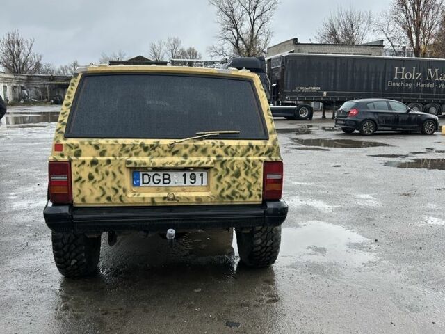 Бежевый Джип Чероки, объемом двигателя 0 л и пробегом 200 тыс. км за 1950 $, фото 3 на Automoto.ua