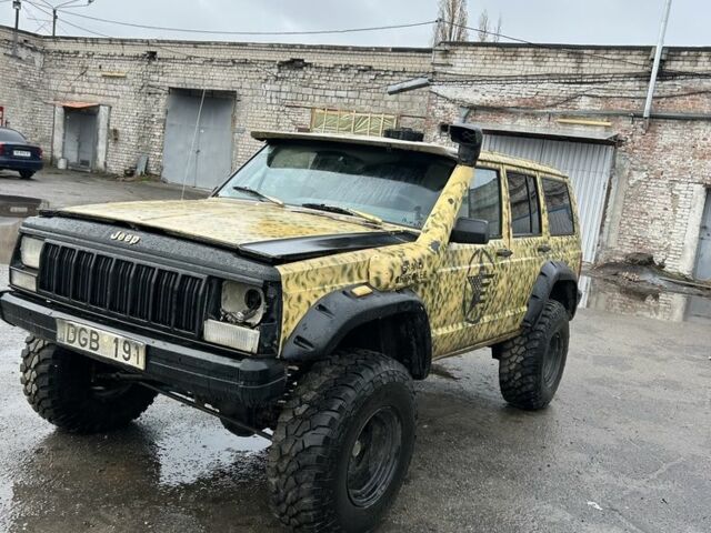 Бежевый Джип Чероки, объемом двигателя 0 л и пробегом 200 тыс. км за 1950 $, фото 1 на Automoto.ua