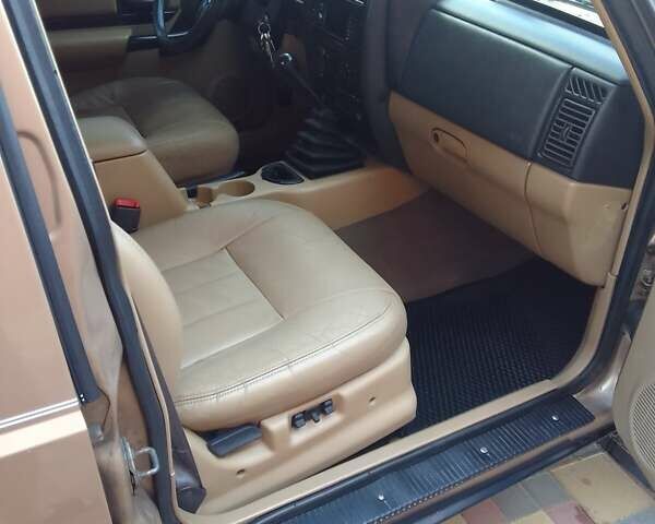 Бежевый Джип Чероки, объемом двигателя 2.5 л и пробегом 292 тыс. км за 5836 $, фото 9 на Automoto.ua