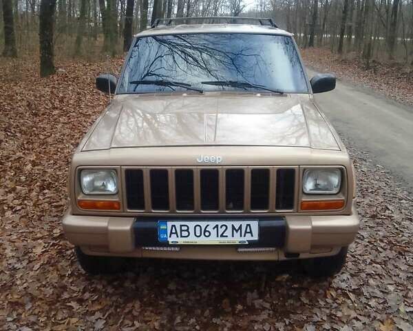 Бежевый Джип Чероки, объемом двигателя 2.5 л и пробегом 292 тыс. км за 5836 $, фото 3 на Automoto.ua