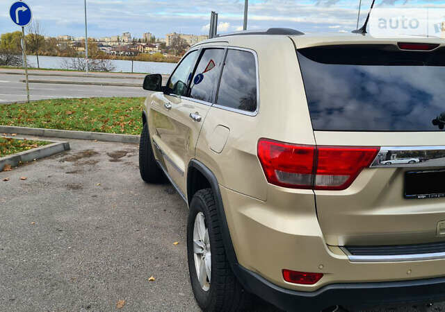 Бежевий Джип Cherokee, об'ємом двигуна 3 л та пробігом 165 тис. км за 19500 $, фото 6 на Automoto.ua