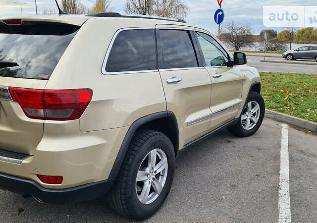 Бежевий Джип Cherokee, об'ємом двигуна 3 л та пробігом 165 тис. км за 19500 $, фото 5 на Automoto.ua