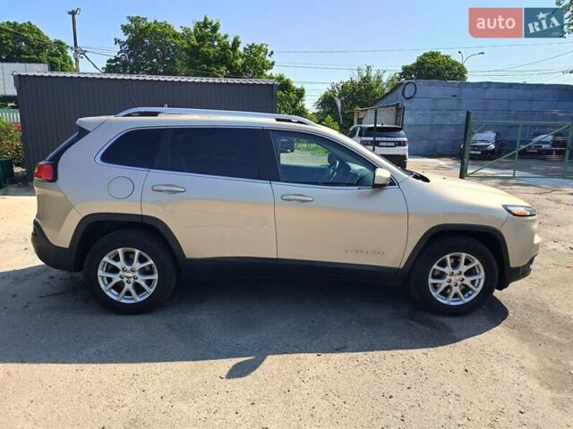 Бежевий Джип Cherokee, об'ємом двигуна 2.36 л та пробігом 95 тис. км за 14900 $, фото 2 на Automoto.ua