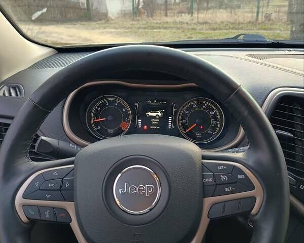 Джип Чероки 2014 в Чернигове на Automoto.ua Бежевый Джип Чероки, объемом двигателя 2.36 л и пробегом 95 тыс. км за 15460 $, фото 7 на Automoto.ua