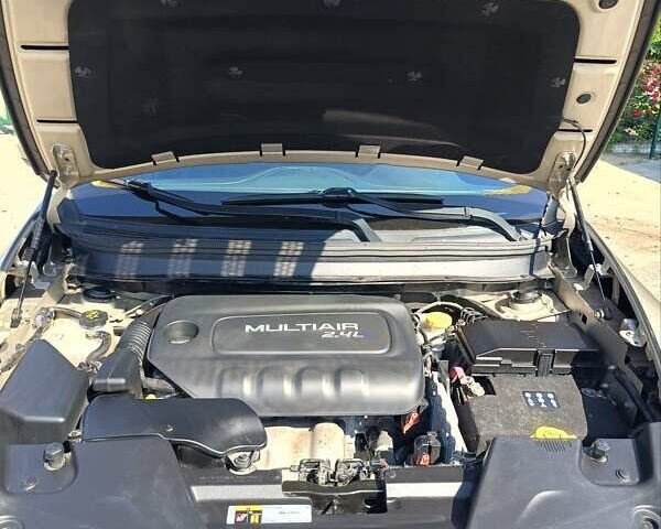 Бежевий Джип Cherokee, об'ємом двигуна 2.36 л та пробігом 95 тис. км за 14900 $, фото 6 на Automoto.ua