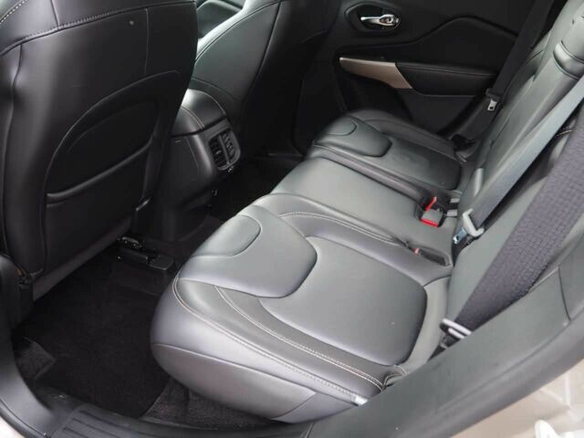 Бежевый Джип Чероки, объемом двигателя 2.4 л и пробегом 71 тыс. км за 8900 $, фото 11 на Automoto.ua