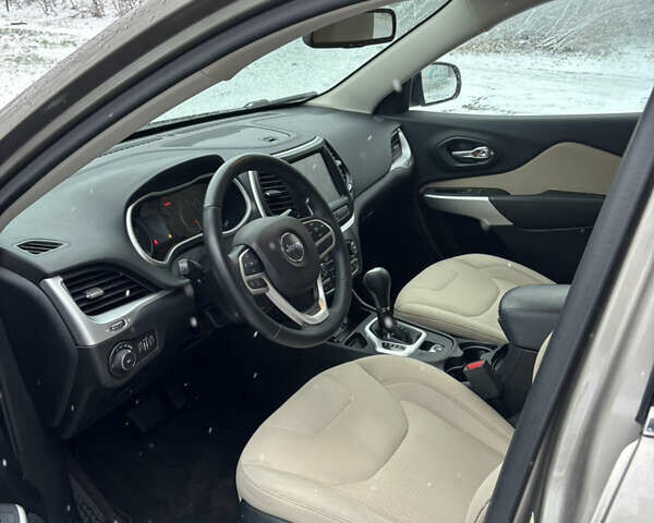 Бежевый Джип Чероки, объемом двигателя 2.4 л и пробегом 124 тыс. км за 13300 $, фото 20 на Automoto.ua