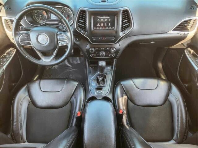 Бежевый Джип Чероки, объемом двигателя 3.2 л и пробегом 30 тыс. км за 9000 $, фото 9 на Automoto.ua