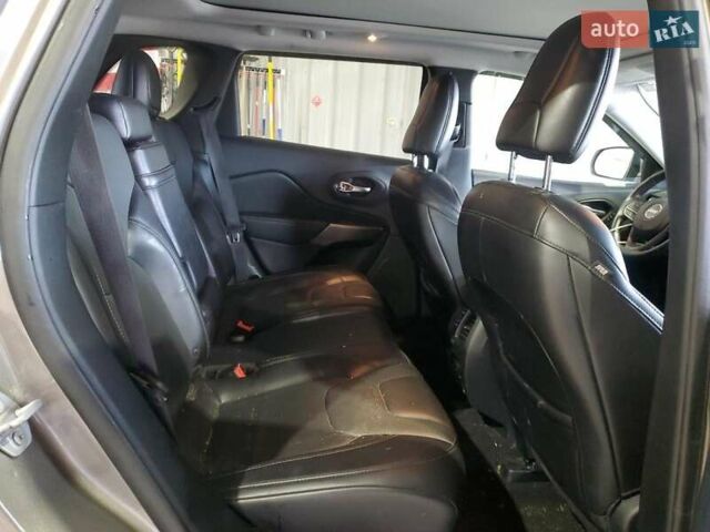 Бежевый Джип Чероки, объемом двигателя 2.36 л и пробегом 166 тыс. км за 3200 $, фото 10 на Automoto.ua