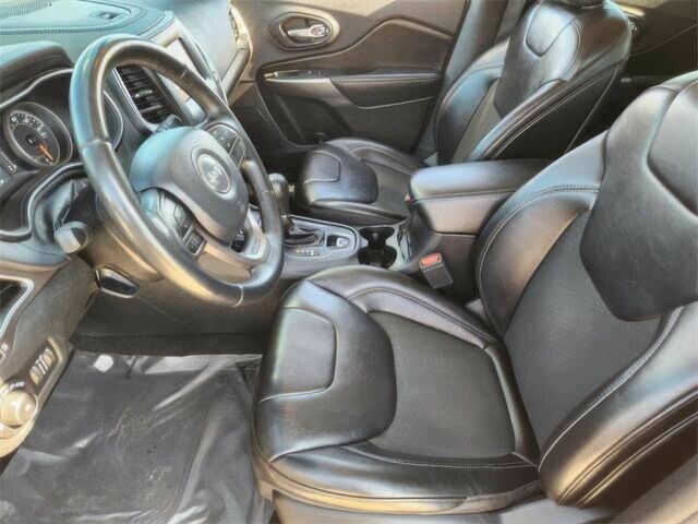 Бежевый Джип Чероки, объемом двигателя 3.2 л и пробегом 50 тыс. км за 5900 $, фото 7 на Automoto.ua