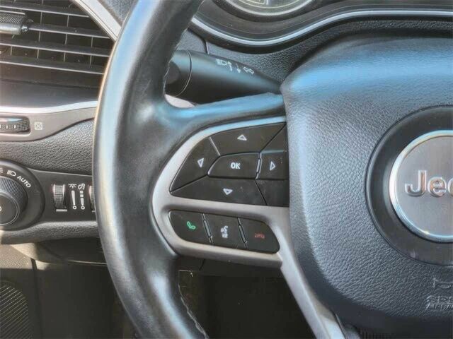 Бежевый Джип Чероки, объемом двигателя 3.2 л и пробегом 30 тыс. км за 9000 $, фото 8 на Automoto.ua