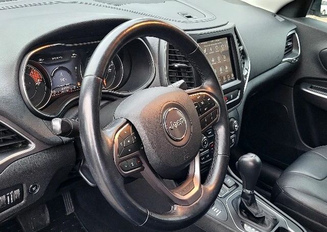 Бежевый Джип Чероки, объемом двигателя 3.2 л и пробегом 56 тыс. км за 17999 $, фото 6 на Automoto.ua